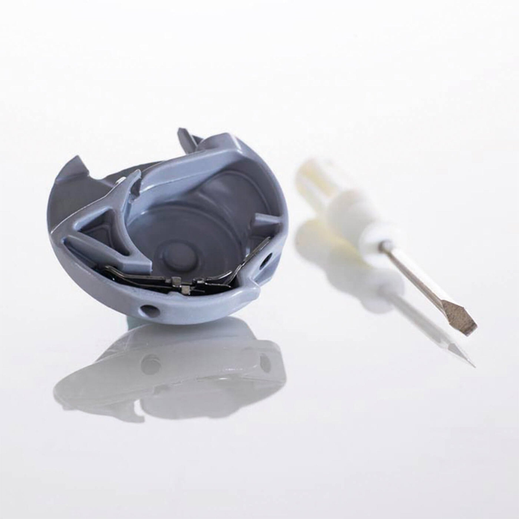 pf-bobbin-case-j-l-1800x1800_eafd4e94-e542-4d5a-b385-45320f352ce1
